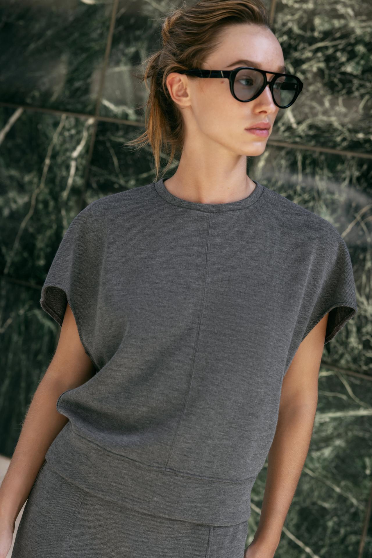 SOFT SHORT-SLEEVE TOP — Gray marl