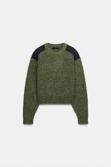 JERSEY PUNTO HOMBROS CONTRASTE - Verde medio de Zara