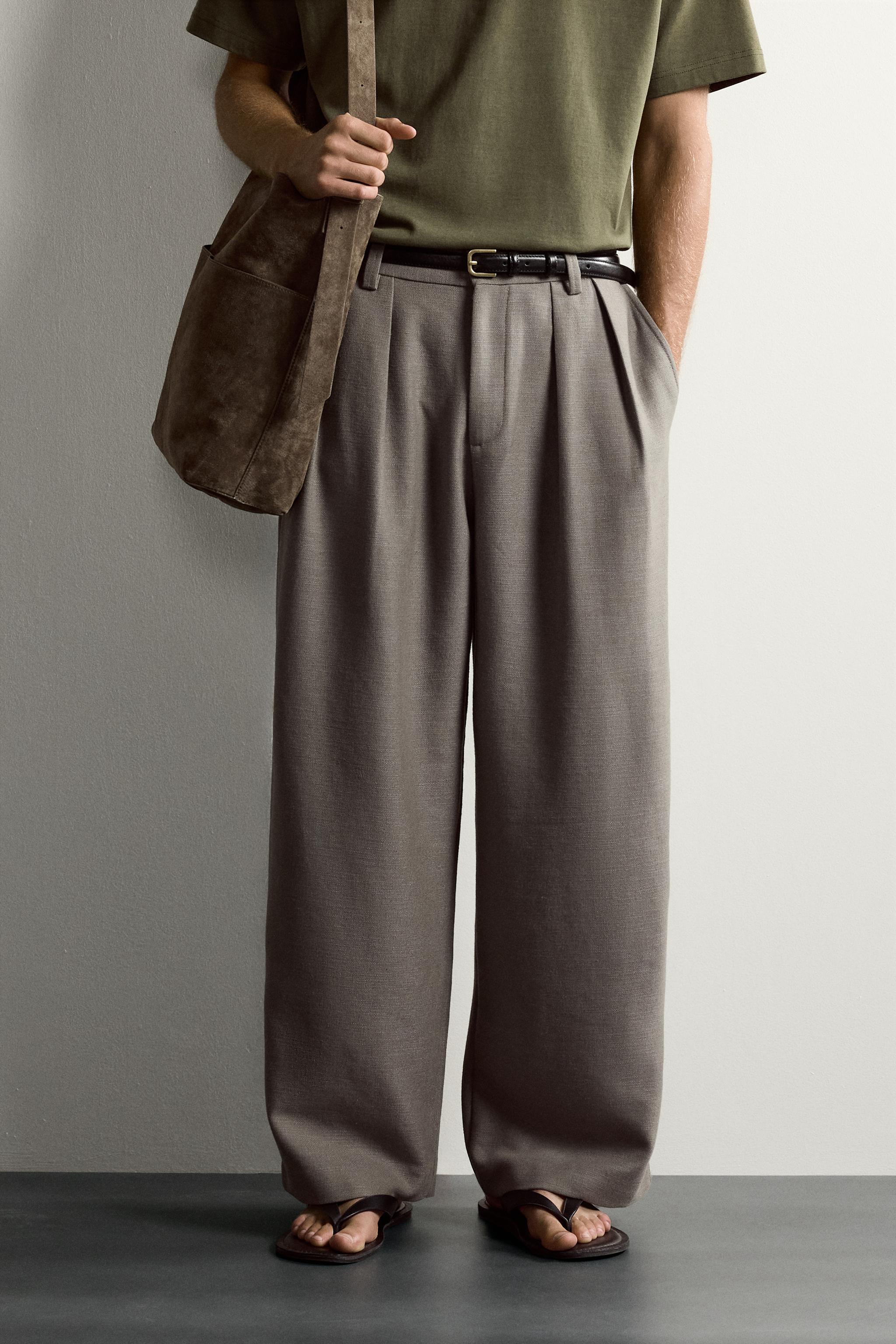 RELAXED FIT STRUCTURED PLEATED PANTS