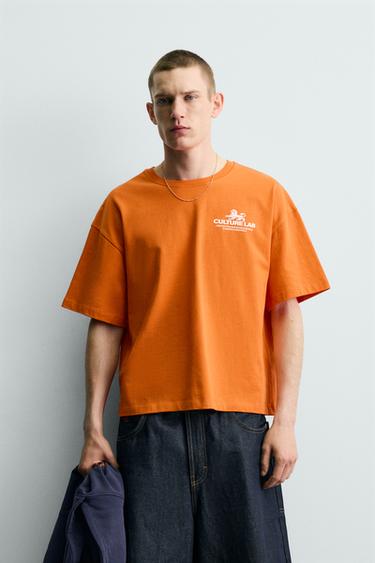 T-SHIRT MET TEKSTPRINT EN CONTRAST - Oranje van Zara