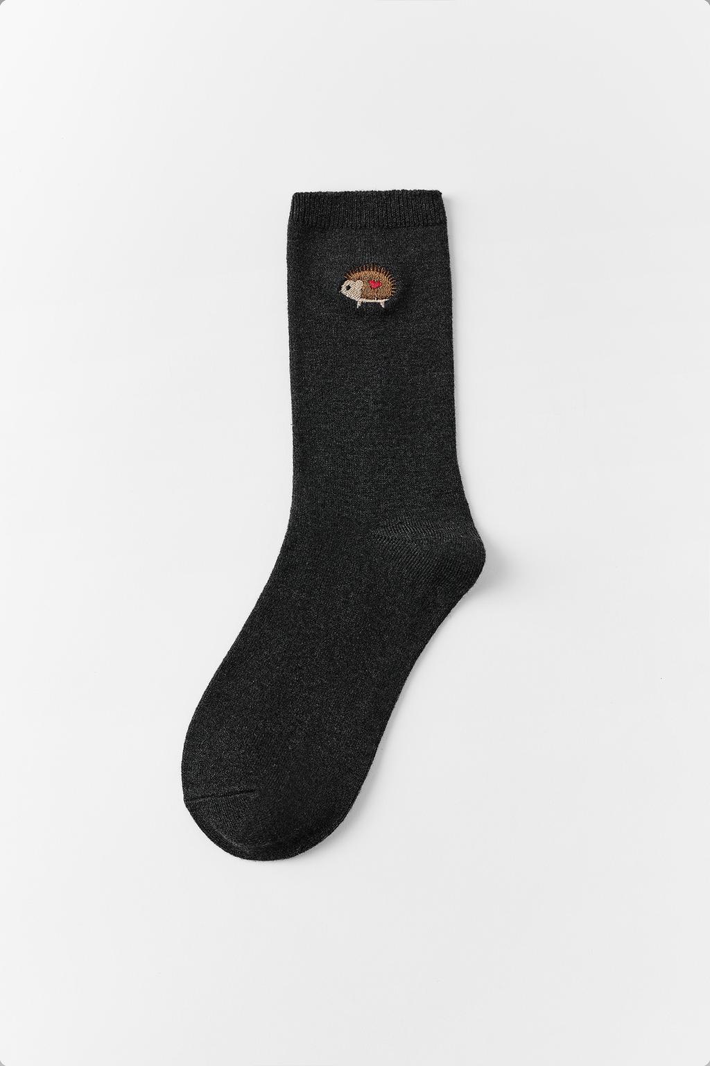 PLAIN HEDGEHOG EMBROIDERY SOCKS