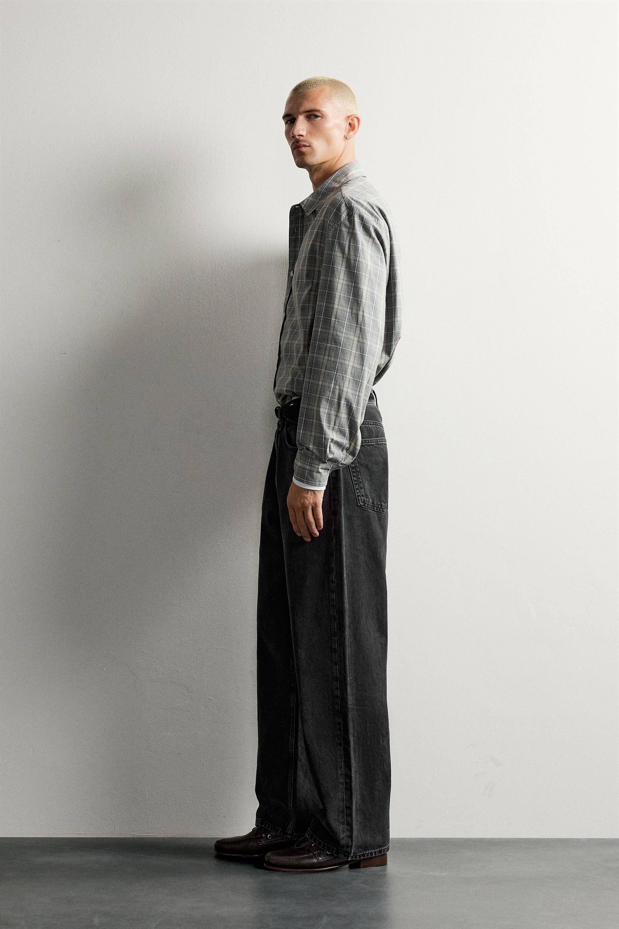 LOOSE FIT JEANS