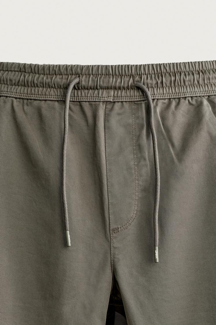 PANTALÓN JOGGER DE CINTURA AJUSTADA 8