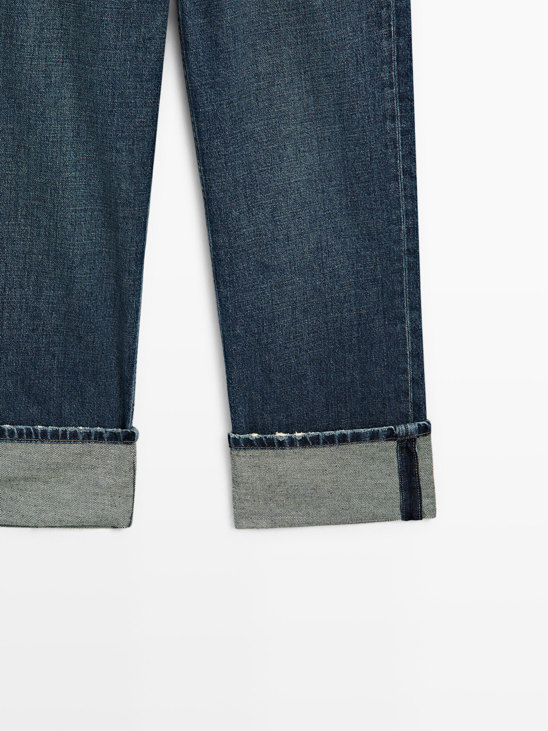Low-waist straight-leg jeans with turn-up