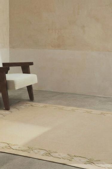 TAPPETO JACQUARD FLOREALE - Beige di Zara