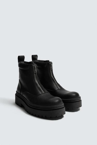 ジッパーブーツブラックZaraのジッパーブーツ - ブラック
