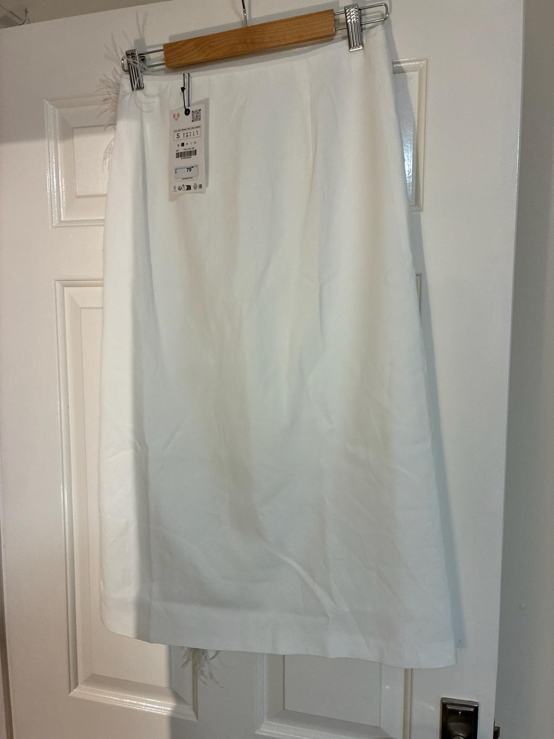 ZW COLLECTION FEATHER MIDI SKIRT - Image 2