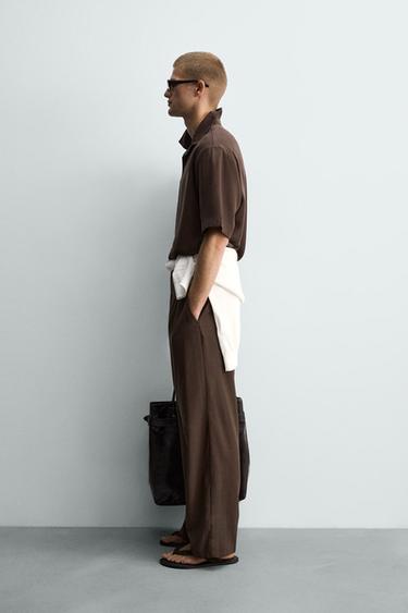 PANTALON FLUIDE COUPE DÉCONTRACTÉE À PLIS - Marron de Zara - Image 3