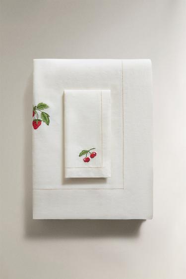 EMBROIDERED FRUIT TABLECLOTH - Ecru by Zara - Image 4