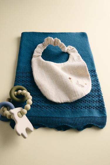 EMBROIDERED MUSLIN BABY BIB - Light beige by Zara - Image 5