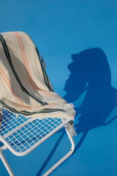 TOALHA DE PRAIA INFANTIL LISTRADA MULTICOLORIDA - Cru da Zara