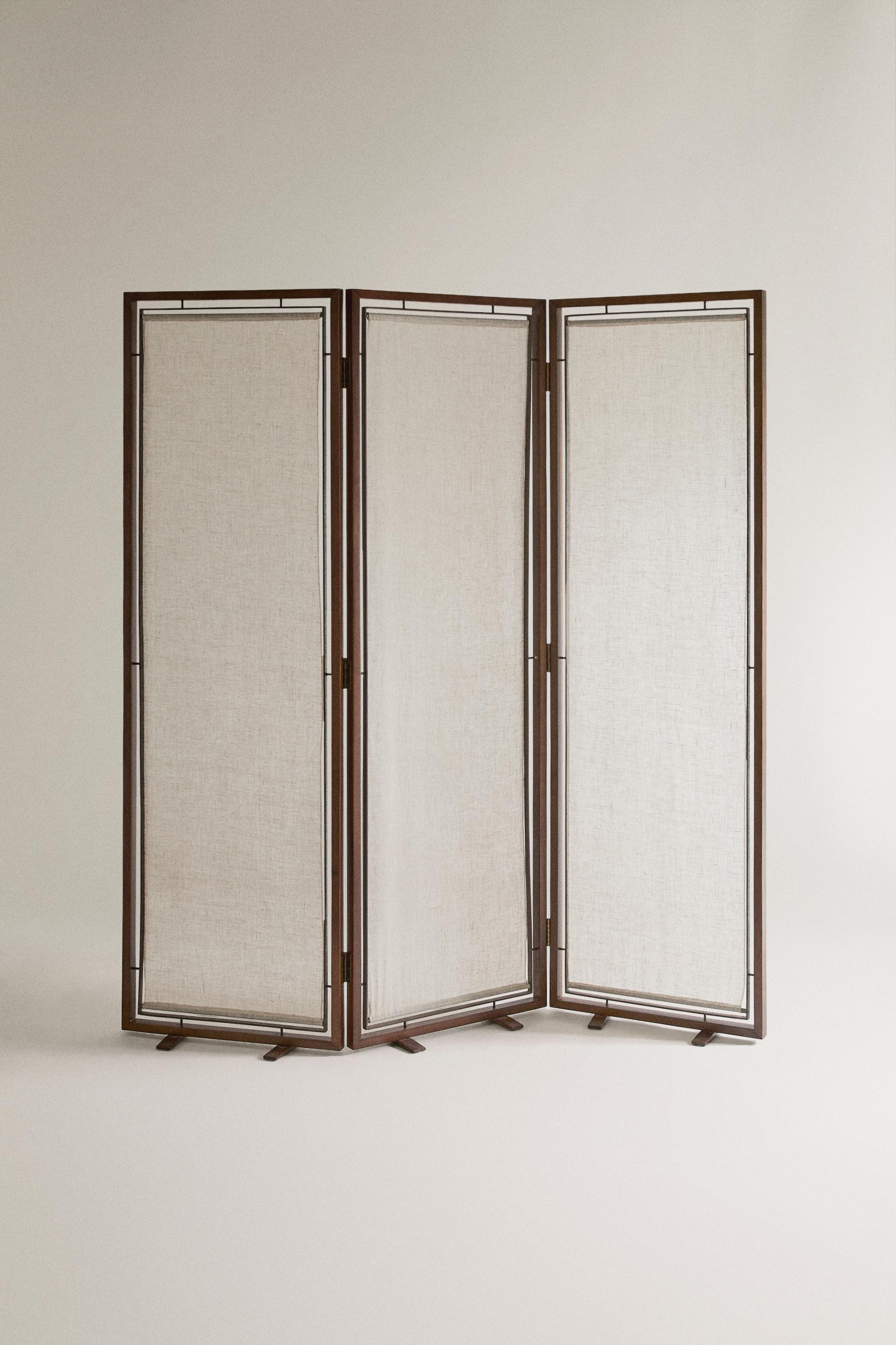 WOOD AND LINEN ROOM DIVIDER