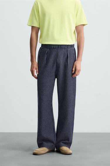 PANTALÓN RELAXED FIT SEERSUCKER - Marino / Blanco de Zara