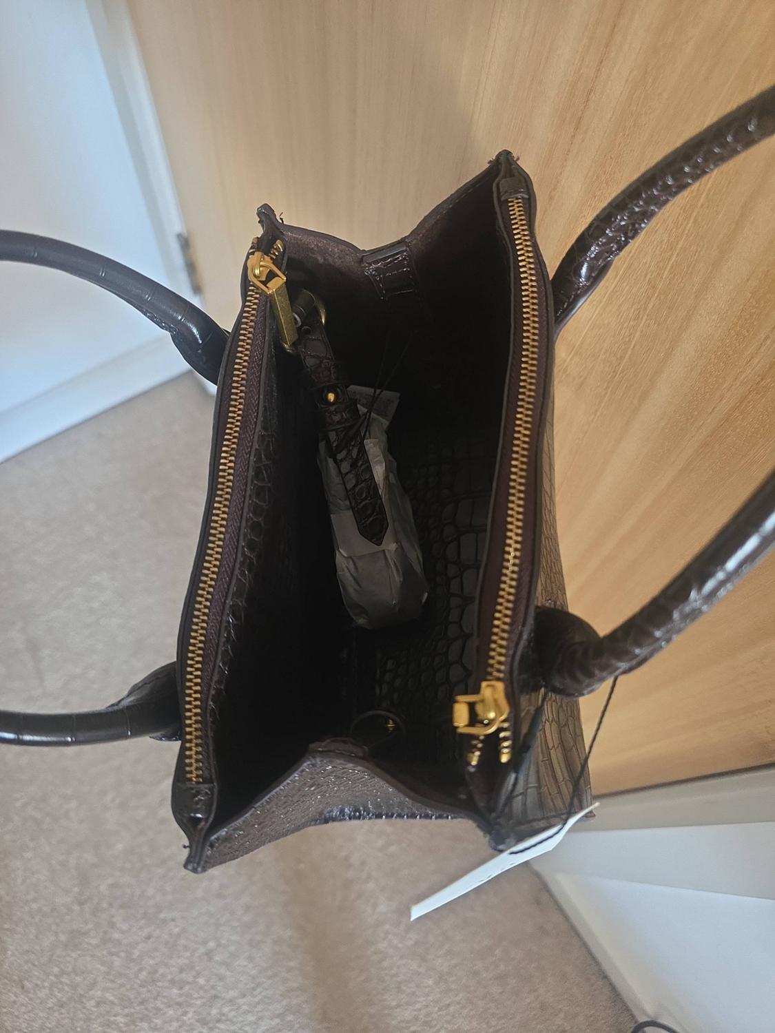 EMBOSSED MINI CITY BAG - Image 5