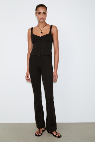 TOP ESCOTE CORAZÓN BOTONES - Negro de Zara