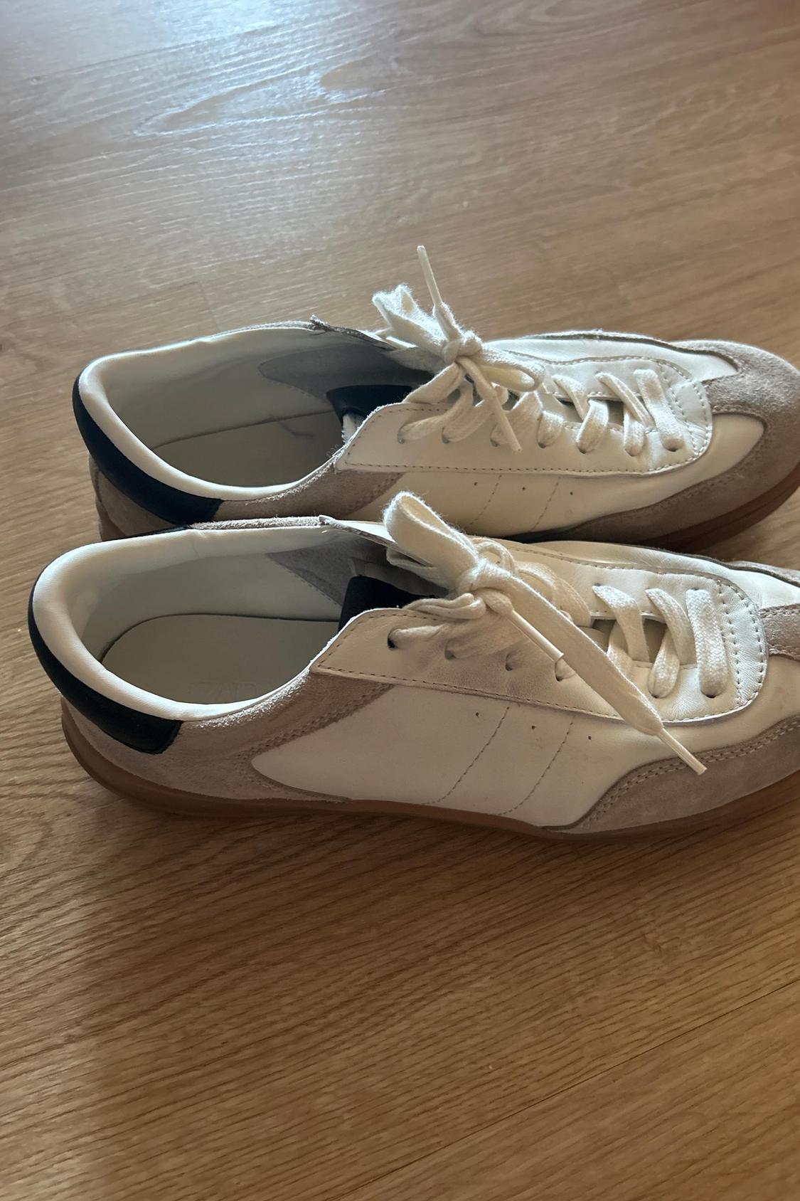 RETRO TRAINERS