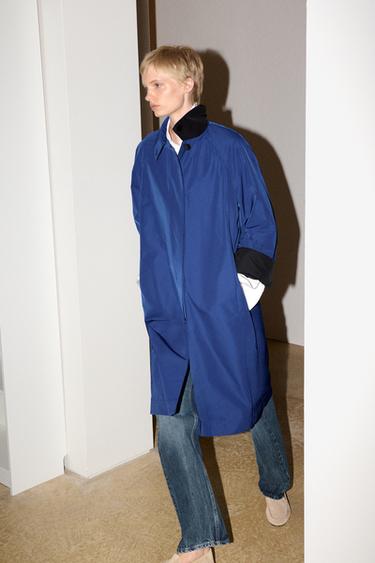 TRENCH MIDI NYLON ZW COLLECTION - Azulón de Zara - Imagen 0