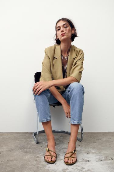 صندل بكعب وأشرطة وقطعة معدنية - أخضر كاكي by Zara