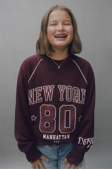 Zara RAGLAN SLEEVE SWEATSHIRT WITH TEXT AND NUMBER - Dark burgundy