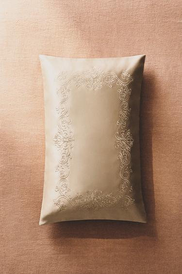 EMBROIDERED CUSHION COVER - Gold by Zara - Image 5