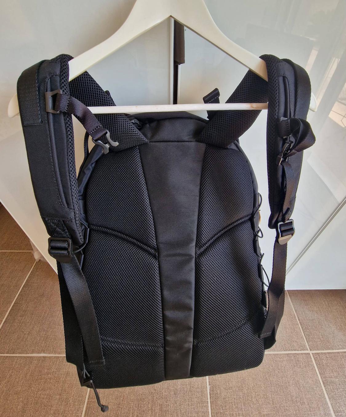 TECHNICAL SPORTS BACKPACK - Image 4