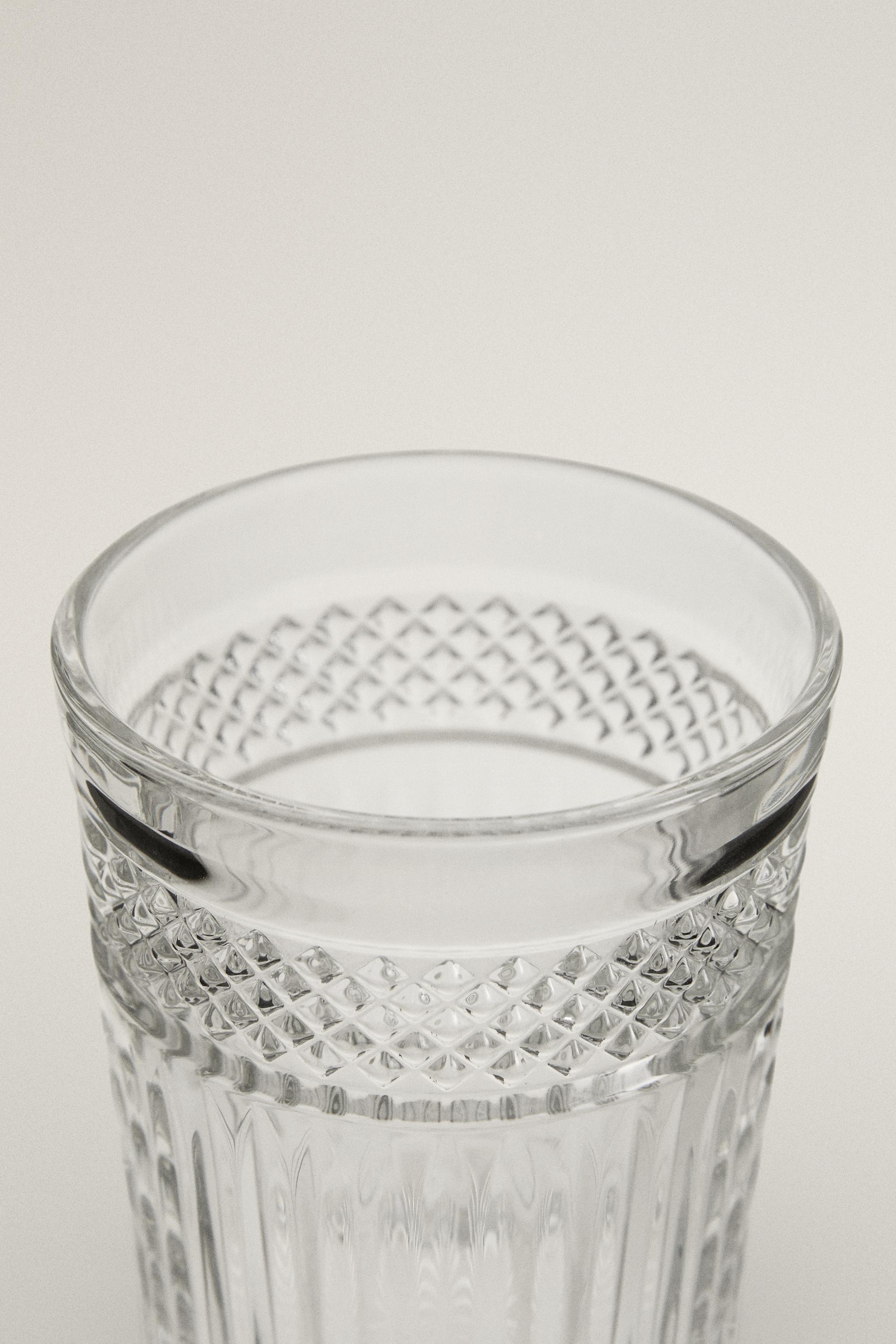 RAISED DESIGN GLASS TUMBLER — Transparent