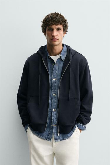 HÆTTETRØJE MED LYNLÅS - marine fra Zara