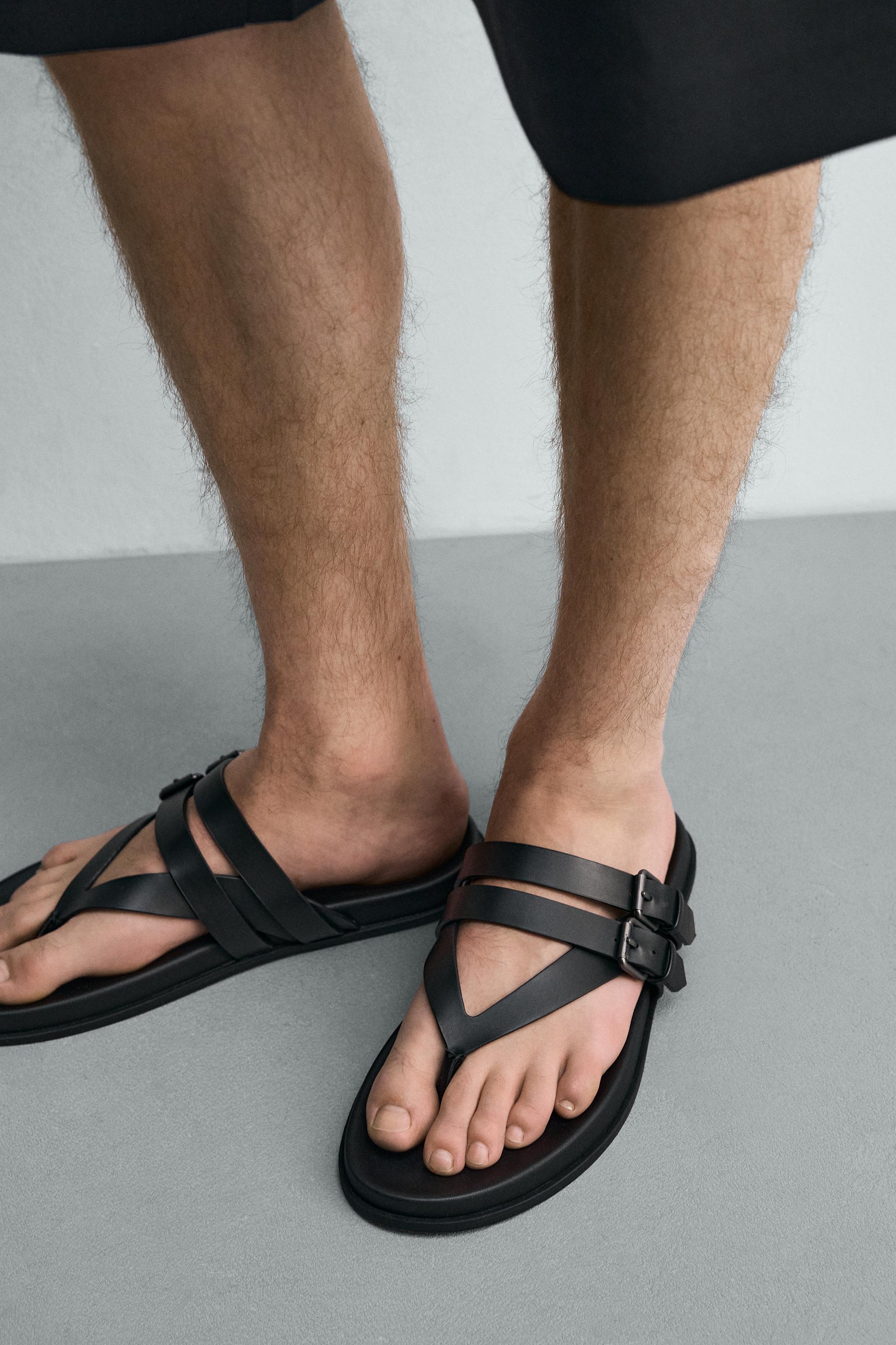 STRAPPY SANDALS WITH BUCKLE DETAIL