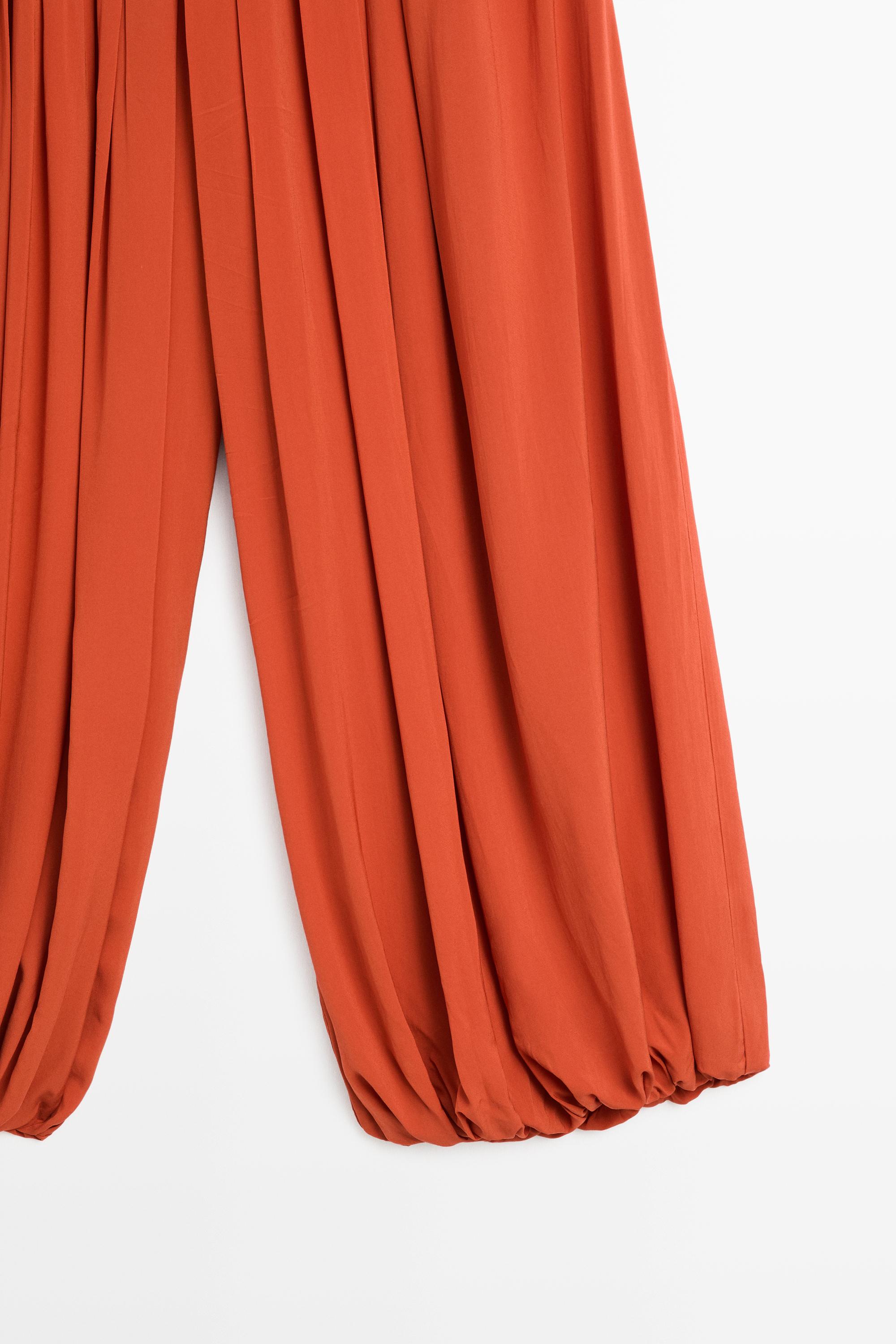 Pleated sarouel trousers total look