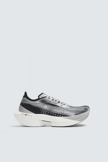 ZAPATILLA DE MARATÓN - Plata de Zara