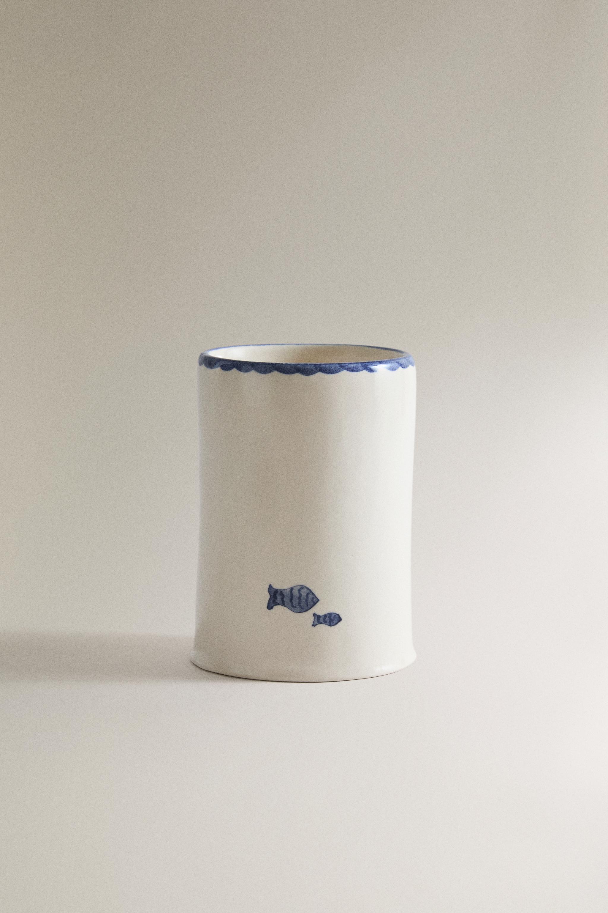 CERAMIC FISH TOOTHBRUSH HOLDER — Blue/White