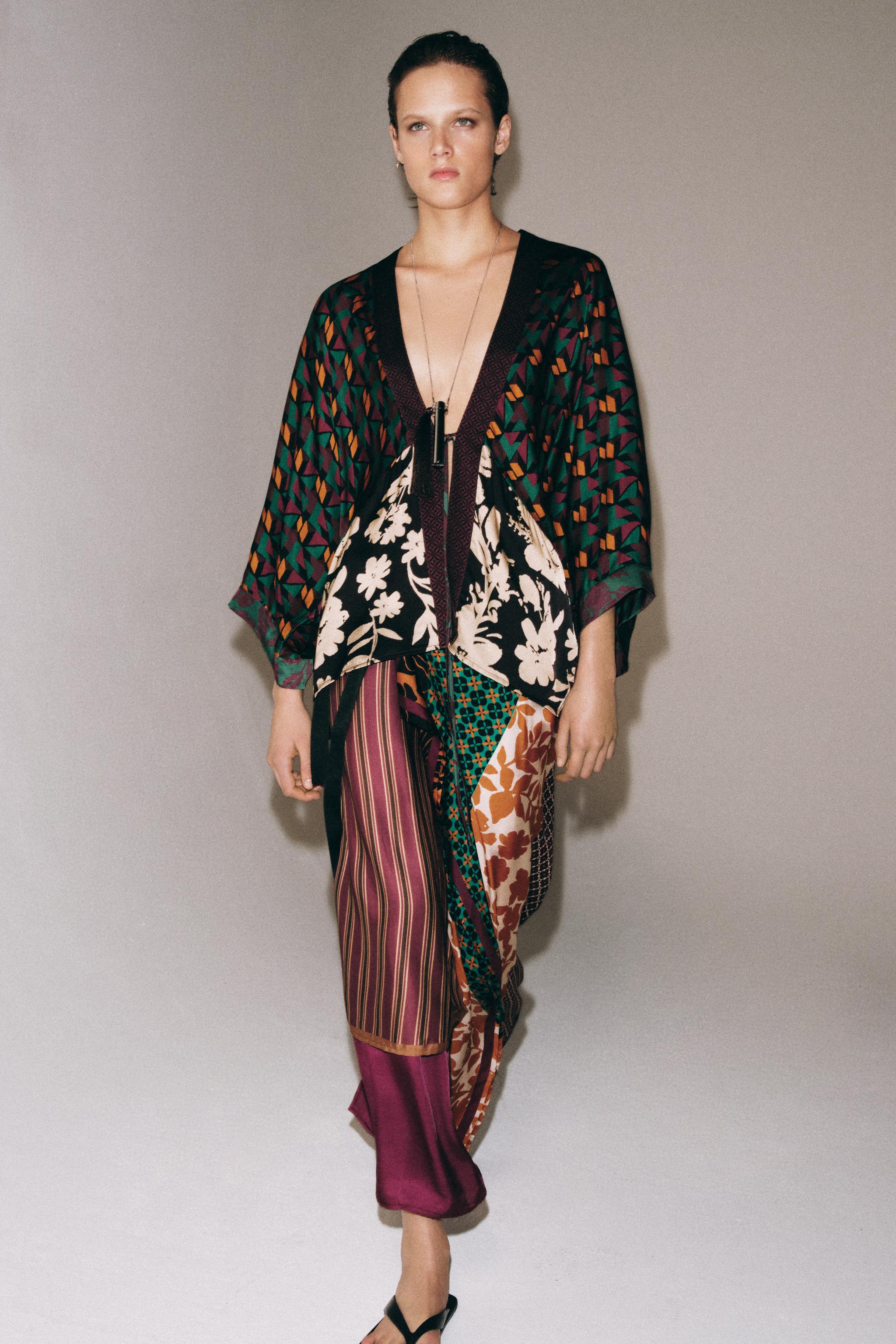 KIMONO SATINÉ IMPRIMÉ
