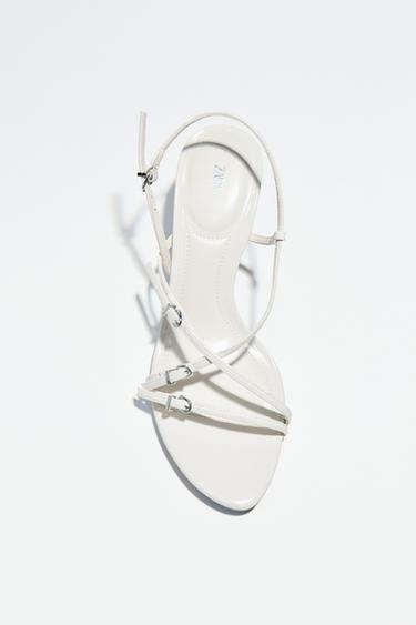 SANDALIA TACÓN HEBILLAS - Blanco de Zara