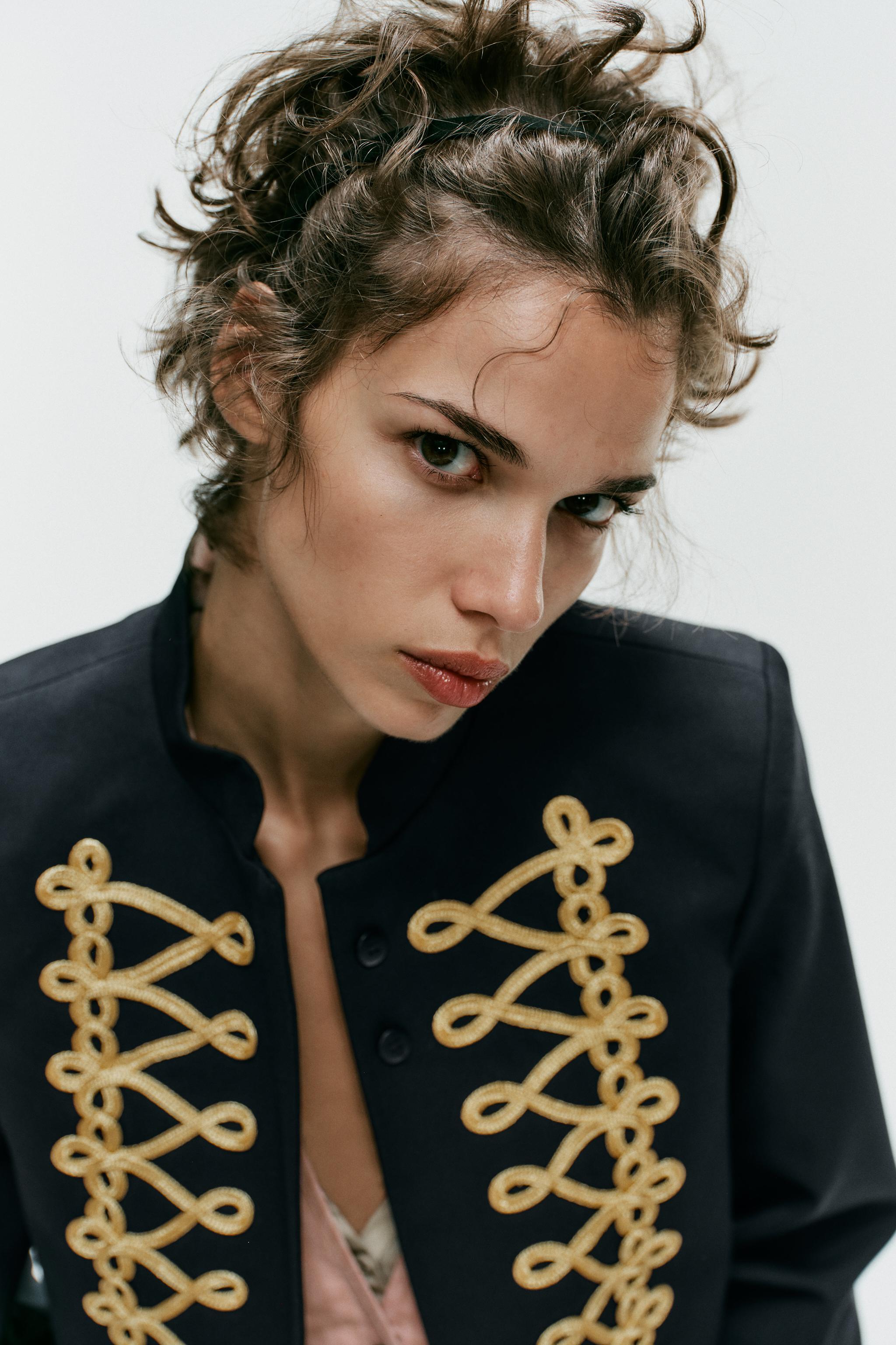 Женские пиджаки Zara CROPPED FROG FASTENING BLAZER — фото 5