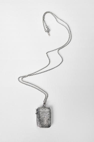 LONG ENGRAVED BOX NECKLACE KATE MOSS X ZARA - Silver by Zara