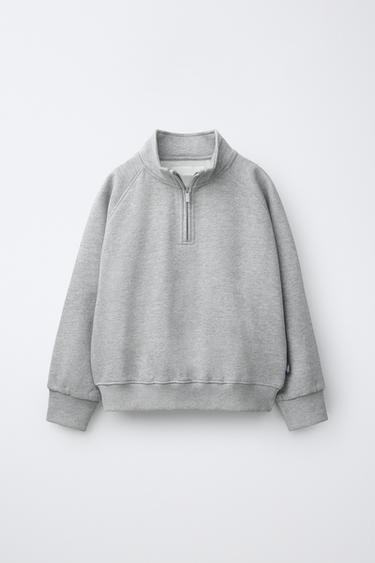 Sudadera lisa con etiqueta
