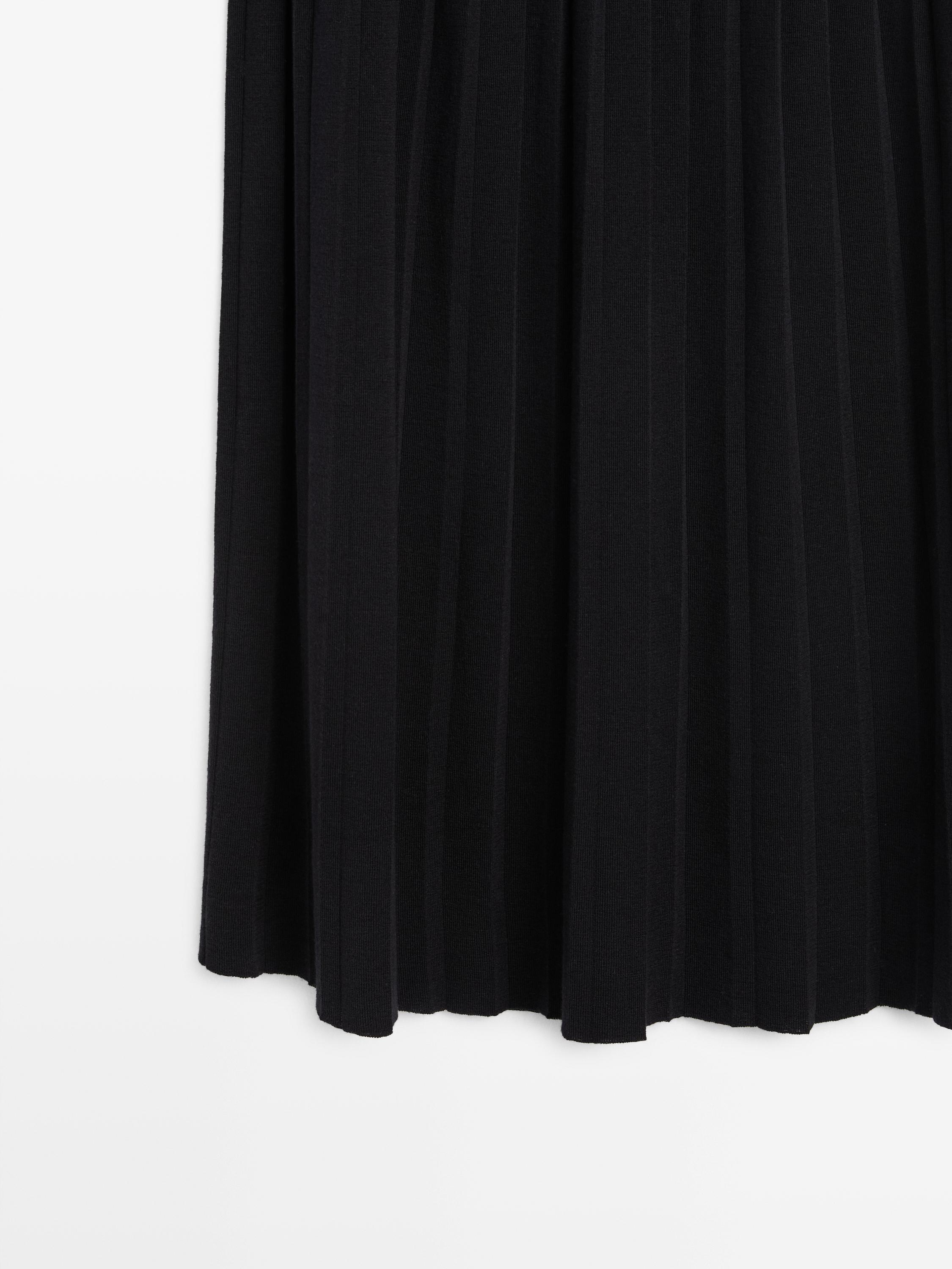 Midi skirt with box pleats