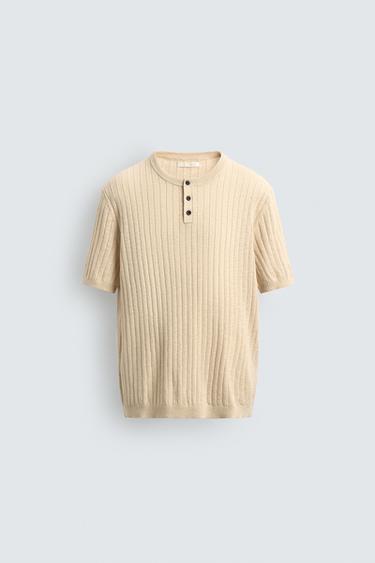 KOSZULKA Z DZIANINY PRĄŻKOWANEJ Z BAWEŁNY I LNU Z ZAPIĘCIEM NA GUZIKI PRZY SZYI - Maślany Zara