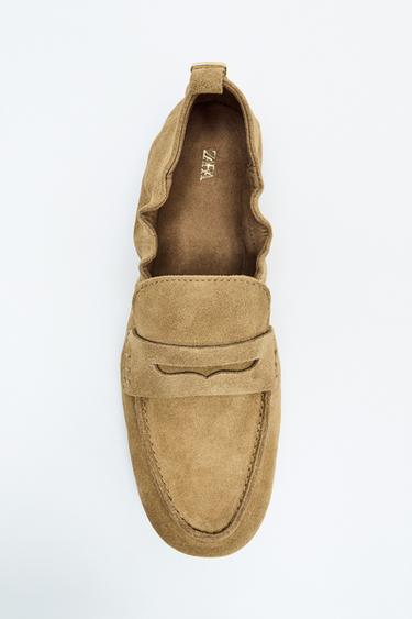 MOKASÍNY SE NABÍRANÝM SEMIŠEM - Písková hnědá od Zara
