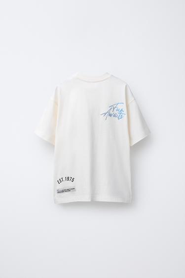 T-SHIRT VARSITY À INSCRIPTION ET ÉTIQUETTE - Blanc de Zara - Image 1