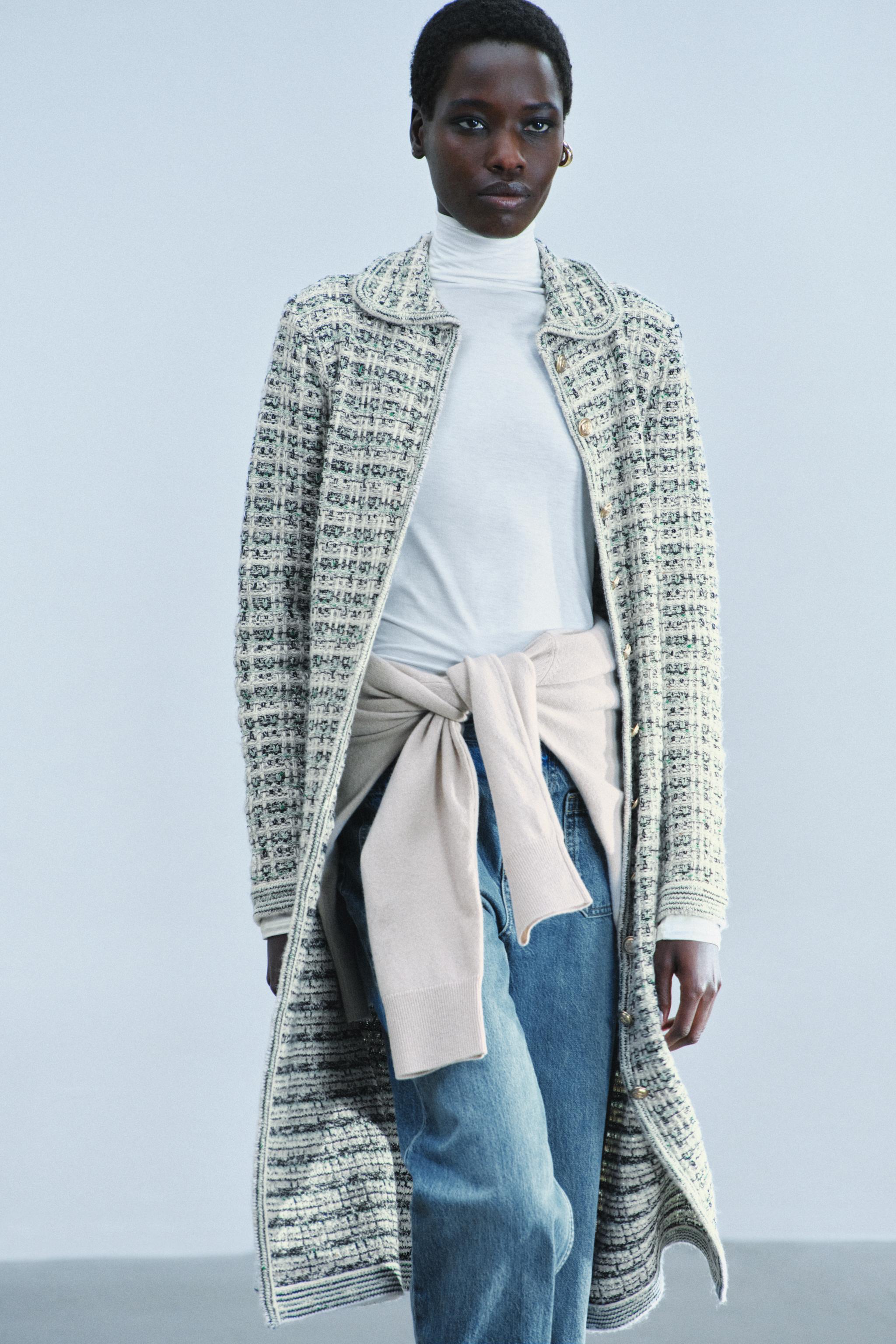MANTEAU LONG STRUCTURÉ EN FIL MÉTALLISÉ
