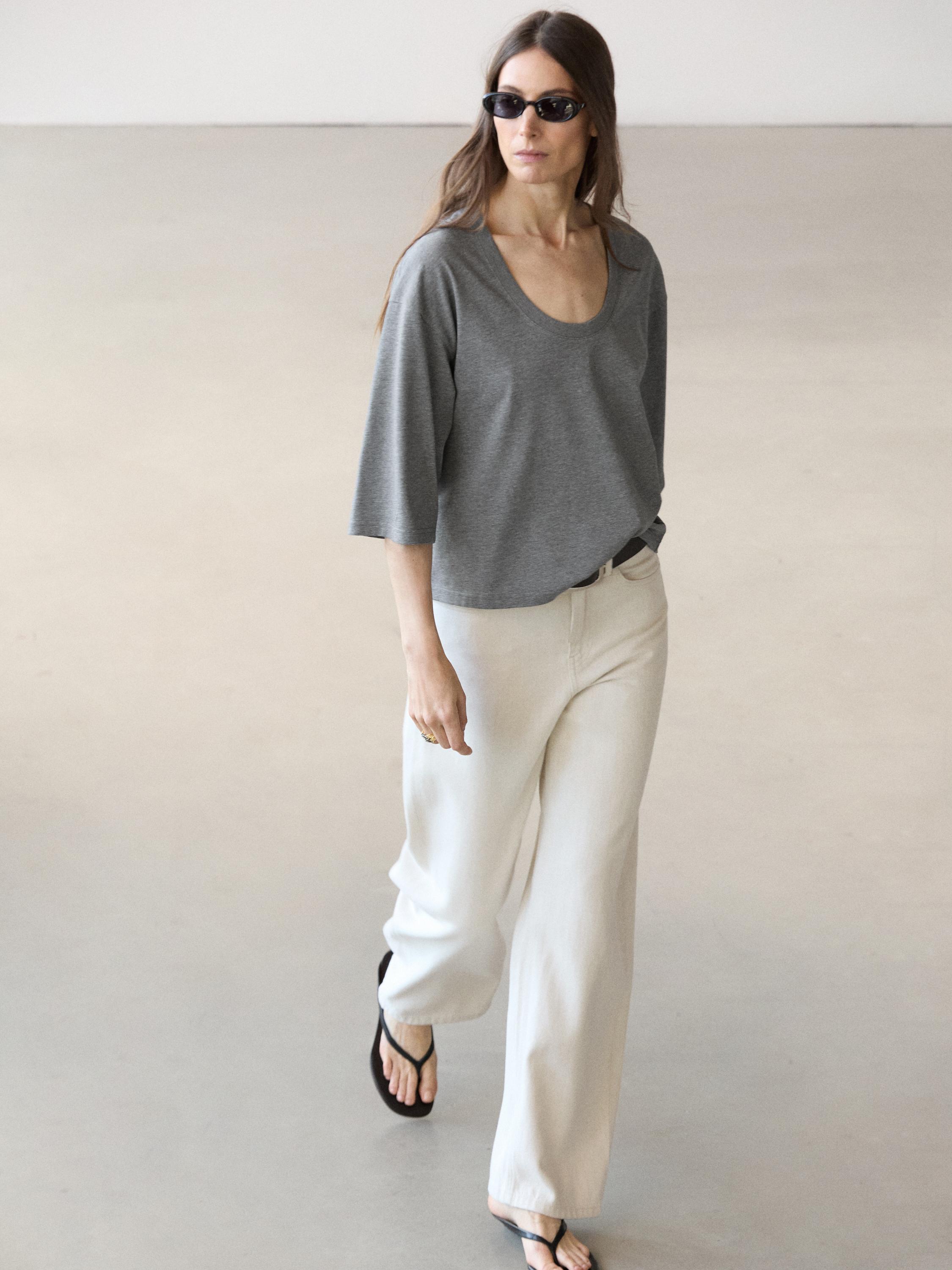 100% cotton scoop neck T-shirt