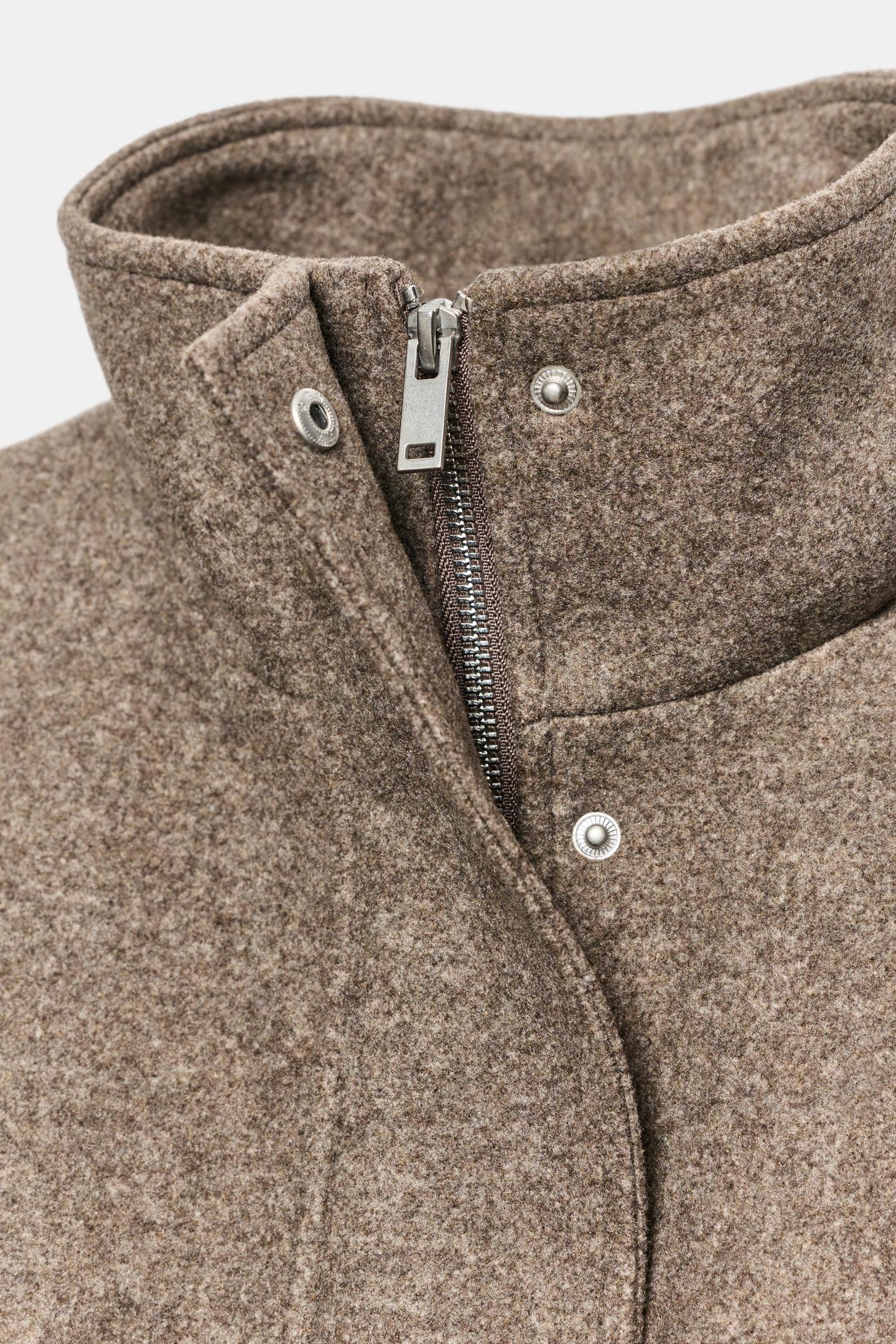 Женская куртка Zara Soft High Neck Gathered, цвет: Коричневый — фото 9