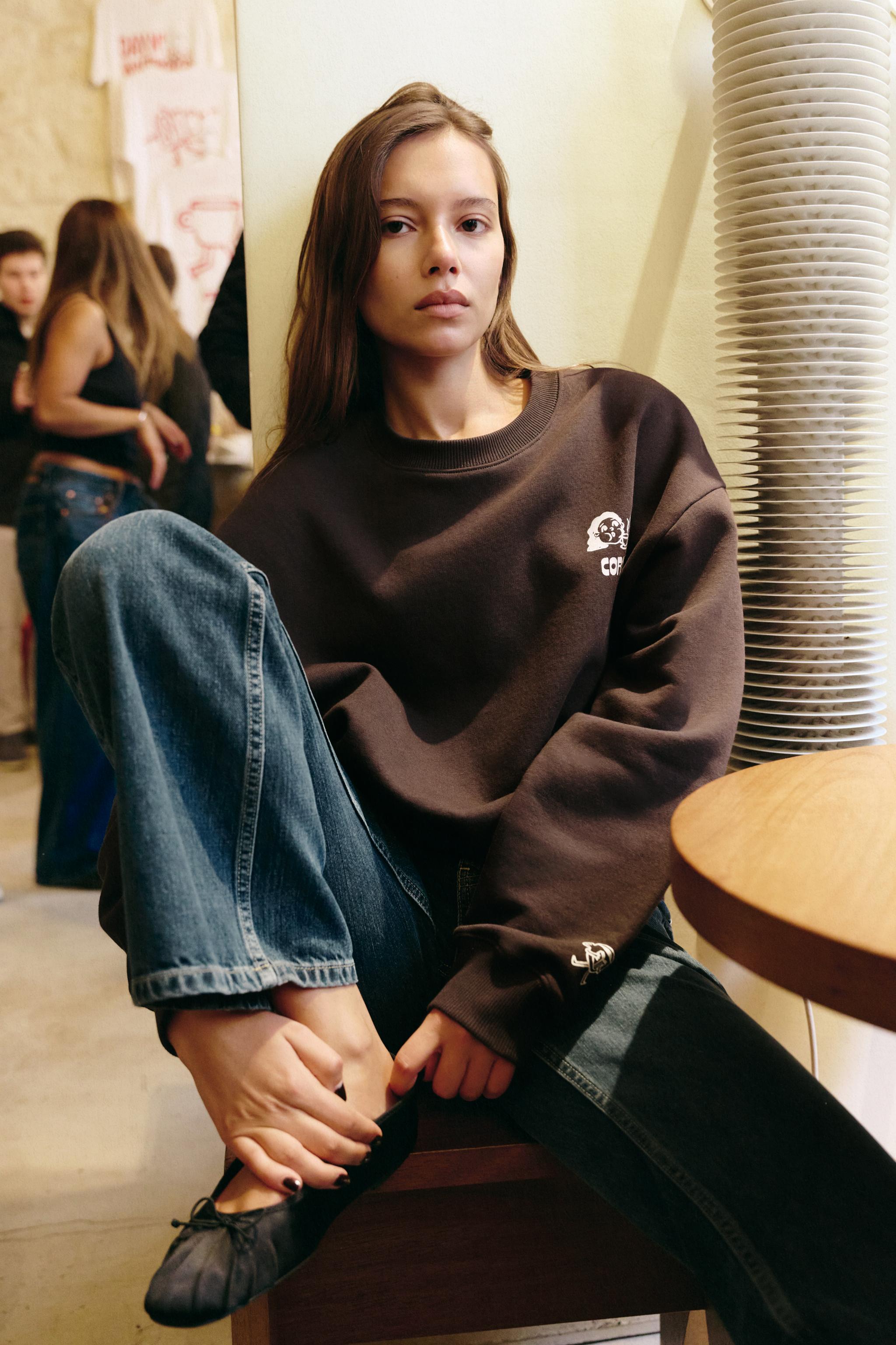 KESİK BASKILI SWEATSHIRT