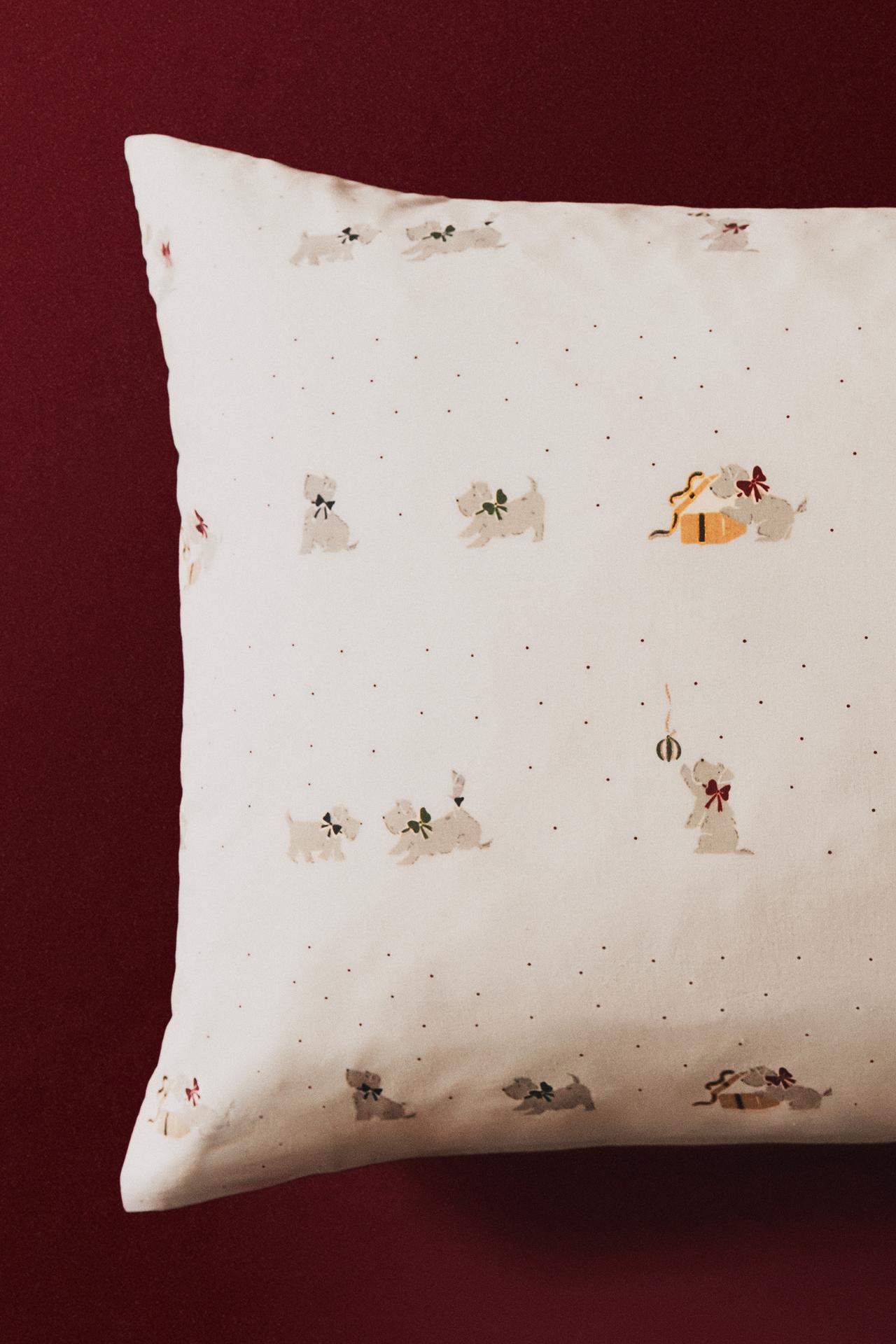 KIDS PUPPY CHRISTMAS COTTON PILLOWCASE (200 THREAD COUNT) — Oyster-white