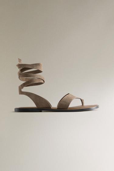 SANDALIA PIEL TIRAS TOBILLO - Marrón de Zara