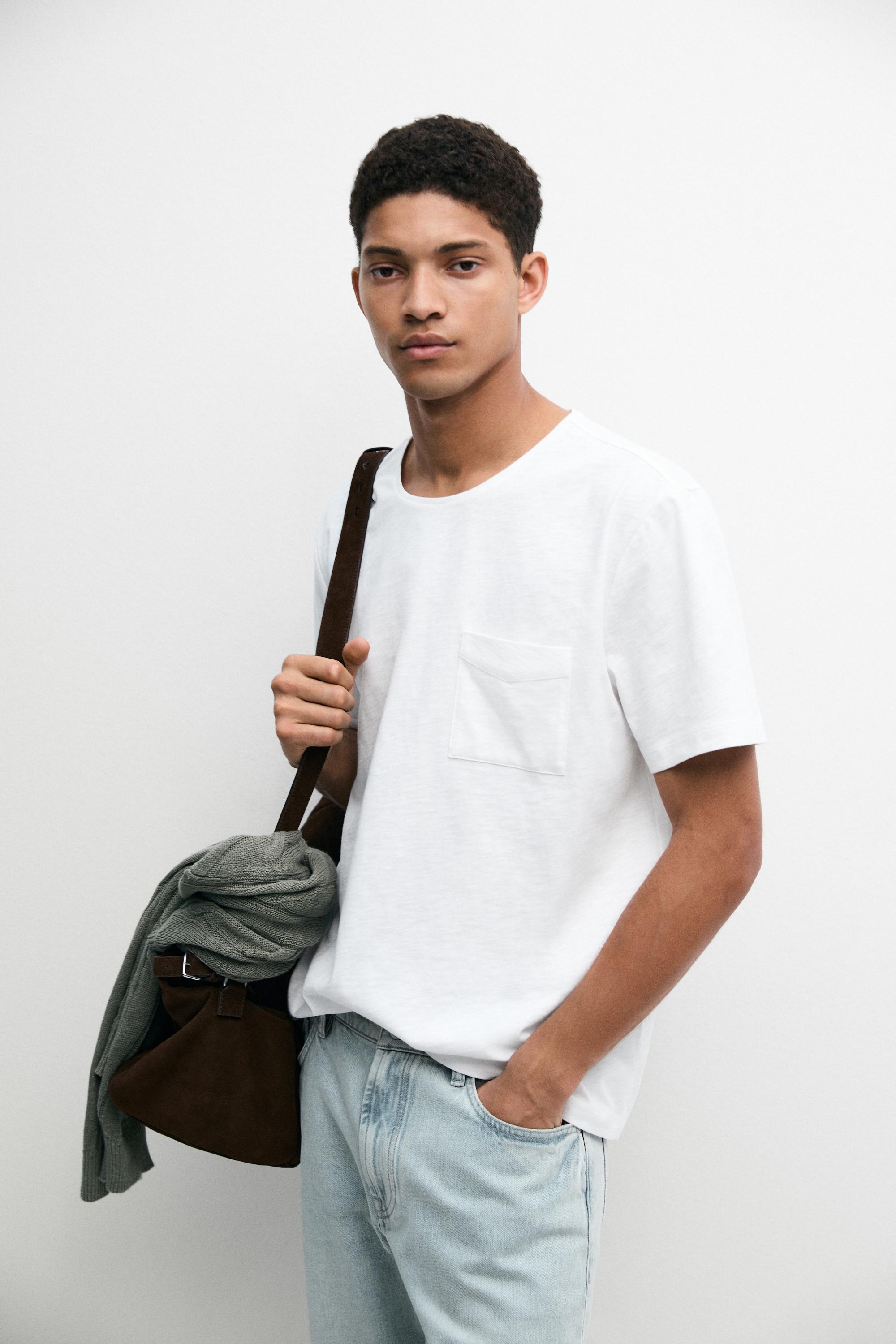 Short sleeve T-shirt with pocket detail