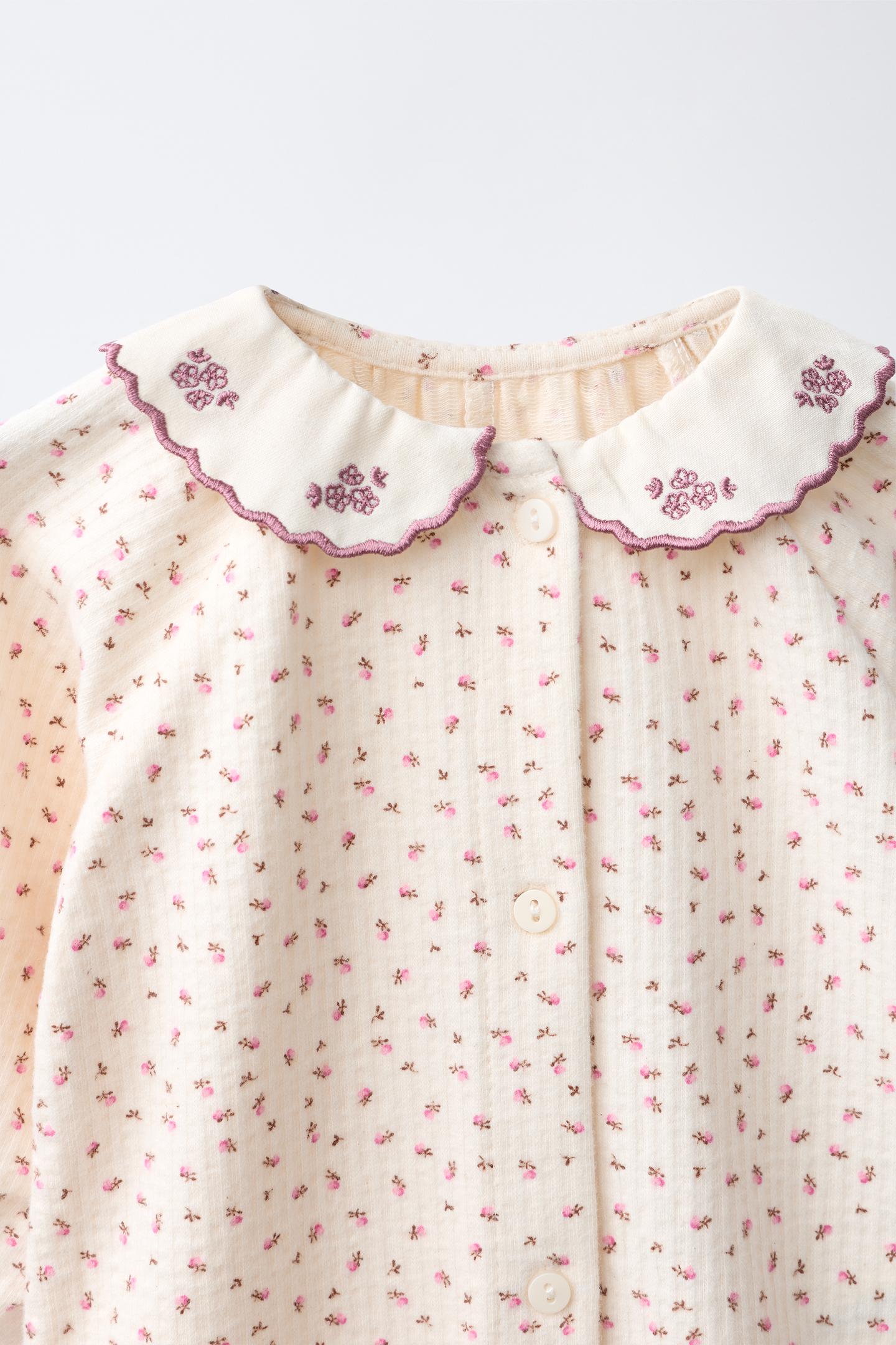 Детский комбинезон Zara Textured Floral Jumpsuit with Embroidered Collar, цвет: Пастельный розовый — фото 4