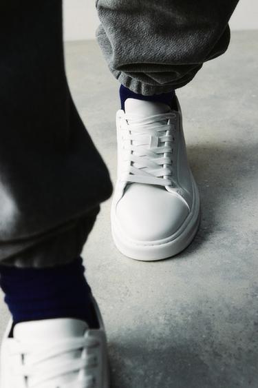 ZAPATILLA DETALLE TALÓN - Blanco de Zara
