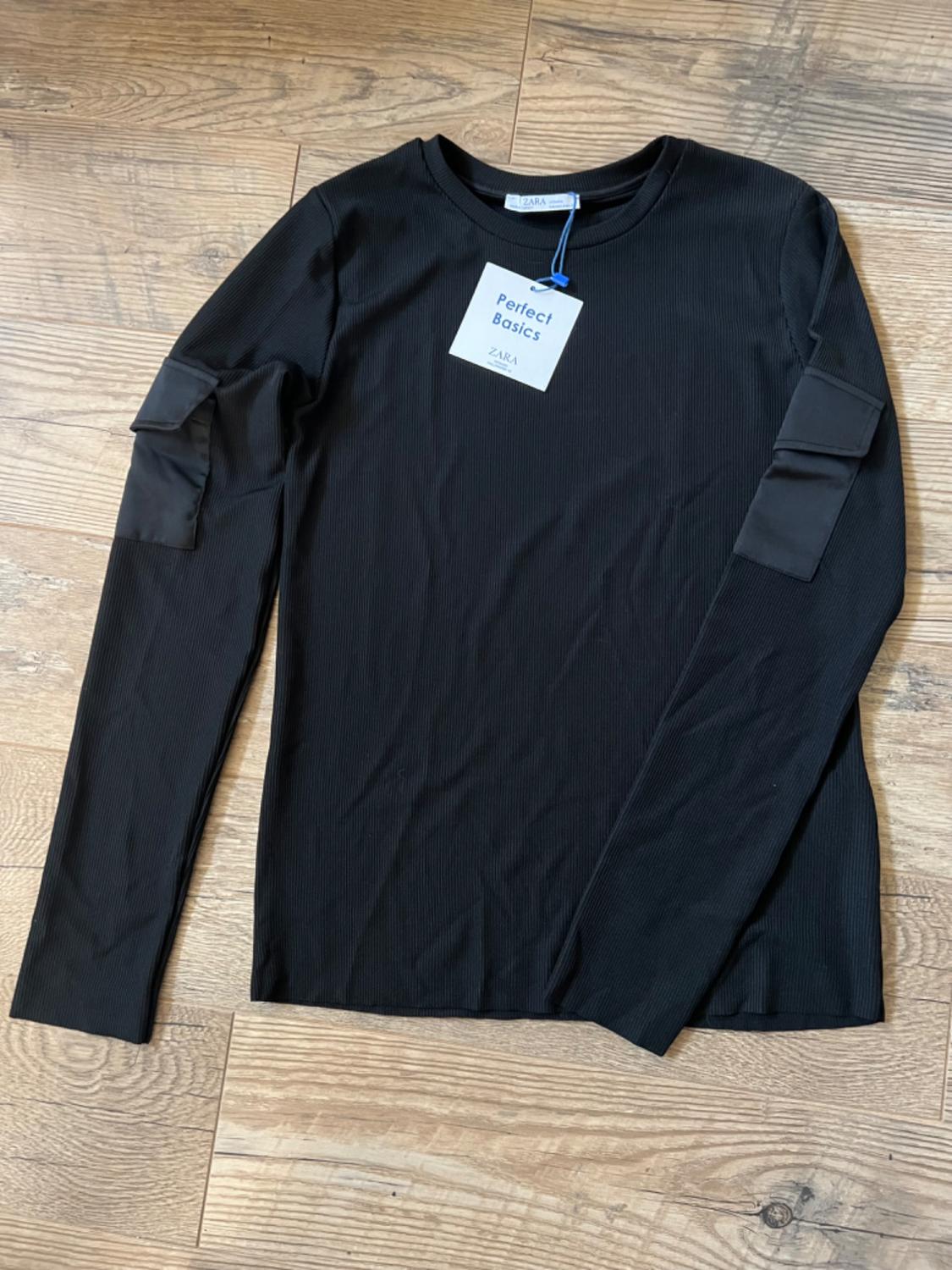POCKETS T-SHIRT